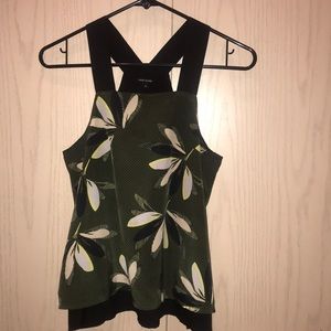 Double layered sleeveless top